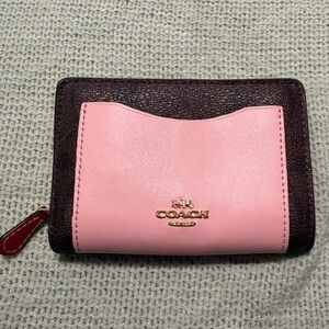 PRE LOVED Coach Medium Corner Zip Wallet